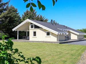 10 person holiday home in Hjørring-By Traum