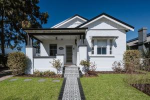 Mygoura Cottage - Charming Country Living in Town