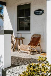 Mygoura Cottage - Charming Country Living in Town