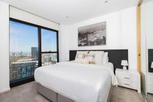 Solena - Riverside Comfort with Pools and Sky Lounge