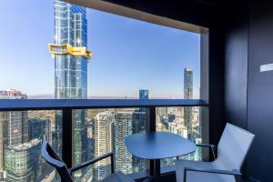 Solena - Riverside Comfort with Pools and Sky Lounge