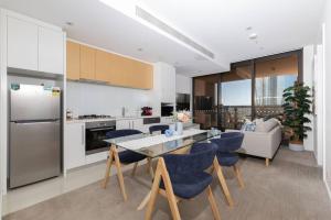 Solena - Riverside Comfort with Pools and Sky Lounge