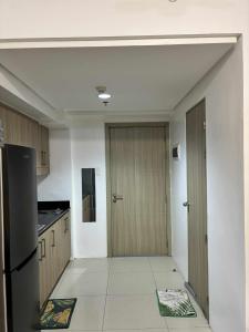 3 single beds transient room mall of asia pasay