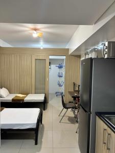 3 single beds transient room mall of asia pasay