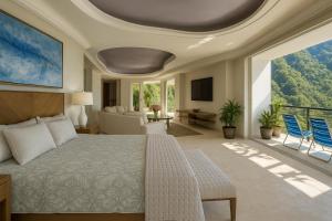 Luxury Ocean Frontage Boutique Suites