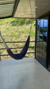 Cabaña con jacuzzi y piscina con agua de manantial