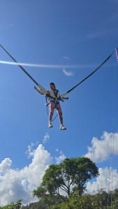 Cabaña con jacuzzi y piscina con agua de manantial