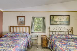 Patio and Trail Access Lake Whitney Studio!