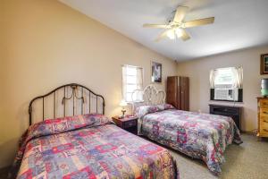 Relax Fireside! Lake Whitney Studio 2 Mi to Marina