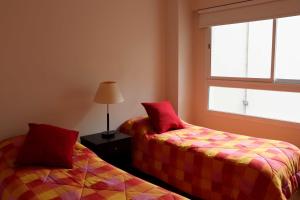 3 ambientes en La Perla a 2 cuadras del mar