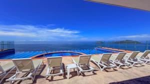 Torre Central 102: Malecón, Lujo y Vistas de ensueño.