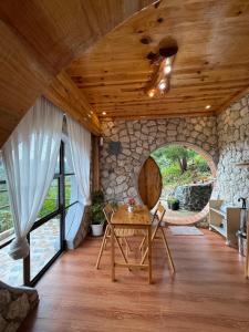 Bugnay Cabin of The Shire