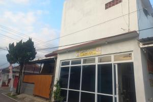 OYO 94771 White House Arafah Syariah