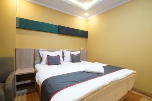 Collection O 94762 Starlight