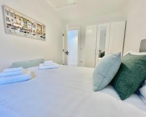 Bright & stylish short term rentals