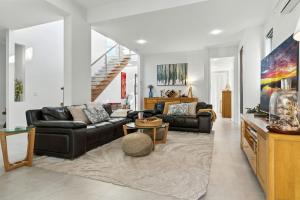 48 Boardrider Crescent