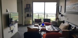 Calm Lux 3 BR 2 Baths next to AEON Mall