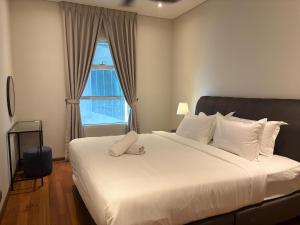 SkySuites Luxury Suite By CalmSojourn