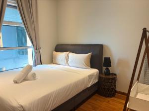 SkySuites Luxury Suite By CalmSojourn