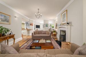 Elegant Flat with Garden in Edinburgh West End