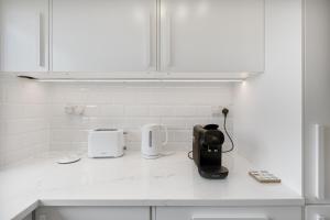 1Bed Flat in London - Peaceful Canal side FREE Parking