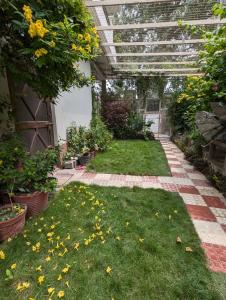 PAARIJAAT Homestay & Guesthouse
