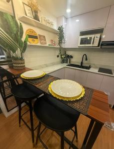 Twins Nest - CASA DANILO Cozy 2-Bedroom Condo Manila