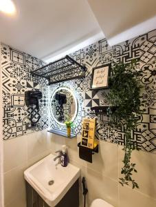 Twins Nest - CASA DANILO Cozy 2-Bedroom Condo Manila