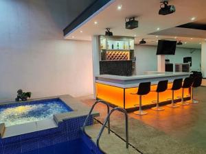 7BR Luxury Resort with Pool and Bar