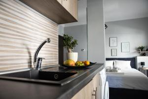 The Cozy Cube - Studio with Patio