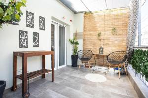 The Cozy Cube - Studio with Patio