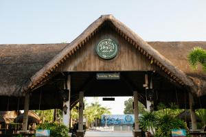 Ilocos Urban Wave Resort - 3hvězdičkové hotely ve městě Laoag