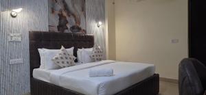 Divine India Residency Hotel & Service Apartment, Noida Sector 72