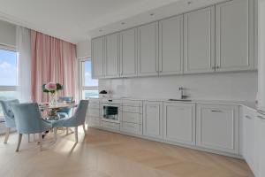 Magellana Glamour & Green Hill View by Downtown Apartments