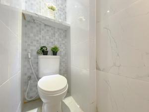 Cozy Studio at 7th Floor Tokyo Riverside PIK 2 Apartment By Travelio