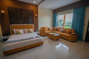 Clarks Collection Brahmas Resort