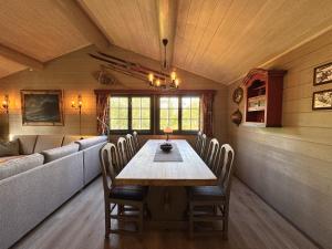 Briskebu, cosy cabin by ski slopes