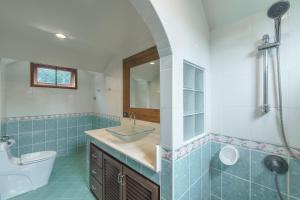 Naiharn Beach Holiday Pool Villa, Rawai