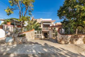 Villa Serene' by BarbarHouse