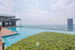 Duplex for 4 - Connect to Mrt Station & EkoCheras Mall