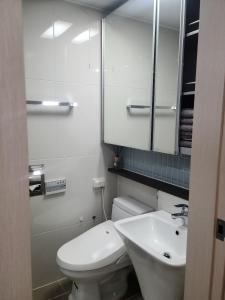 Sleek, Secure Gangnam Suite with EV - Walk to Subway, Biz, Clincs 21