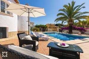 Villa Mackay by Abahana Villas