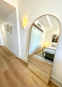 Boutique Ocean View Studio with King Bed & Spa