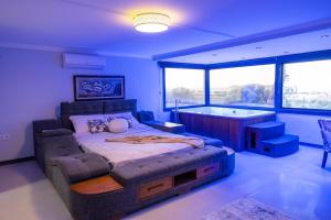 Private Villa in the Forest with Pool and Jacuzzi