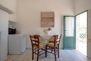 GuestHost - Contrada Mavugliola Apartments with Patio and Parking