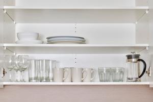 Macquarie Cozy Nest 2BR with Pool Near Train Shopping