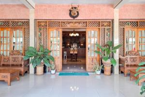 RedDoorz Hotel Tejomoyo Near Bukit Sekipan Tawangmangu