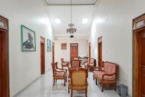 RedDoorz Hotel Tejomoyo Near Bukit Sekipan Tawangmangu