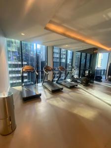 Central Haven Cozy 1BR with GYM