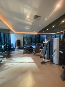 Central Haven Cozy 1BR with GYM